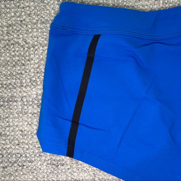Reebok shorts - size medium - Picture 6 of 7